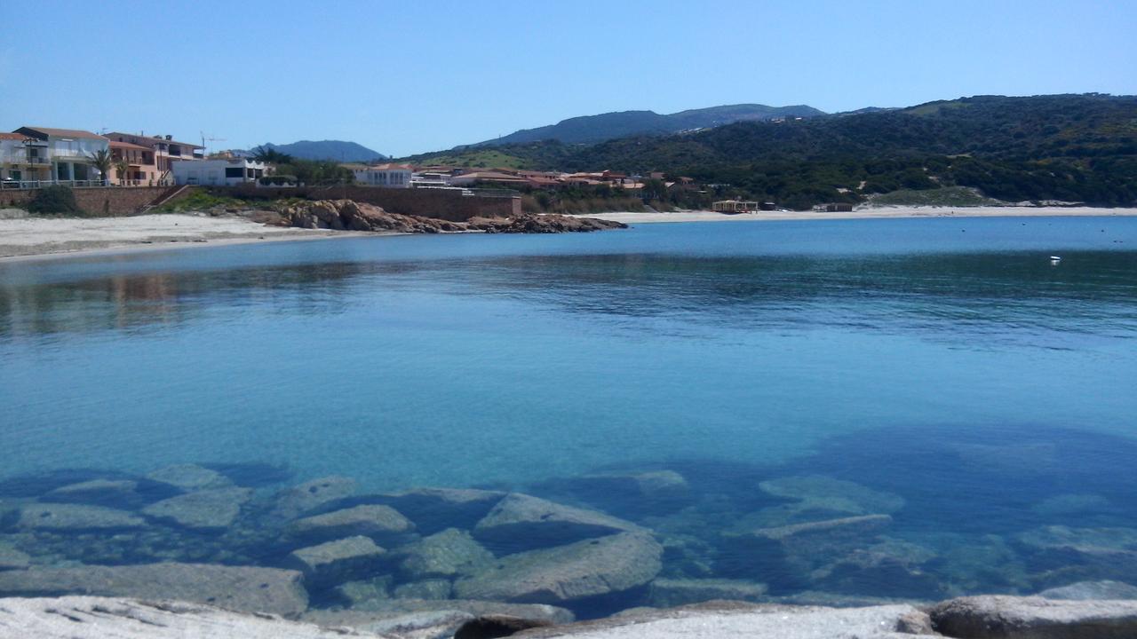 Hotel Smeraldo Affitta Camere Isola Rossa  Eksteriør billede
